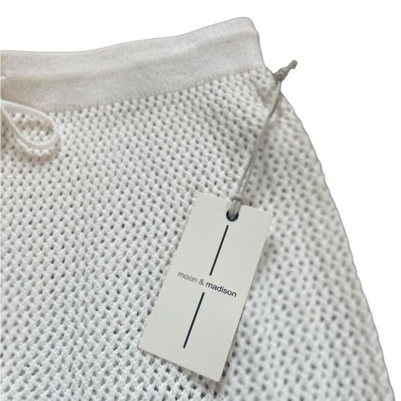 Moon and Madison Open Knit Mini Skirt In Cream Womens Size Large NWT - Picture 8 of 10